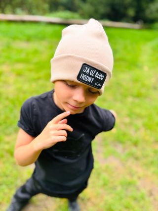 Jestli máte doma taky takovýhle číslo, tak určo ocení naši čepici JÁ UŽ BUDU HODNÝ / HODNÁ 😆😎 Další barvy najdete na...