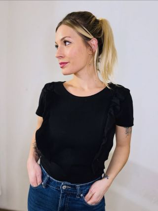 Kojicí tričko s volánky SHORT - zkrácená verze, kterou pohodlně zastrčíte 🤗🫶 V nabídce máme i LONG verze. Vše na 👉...